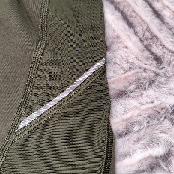 Lululemon Leggings with Mesh - Picture 5 of 7